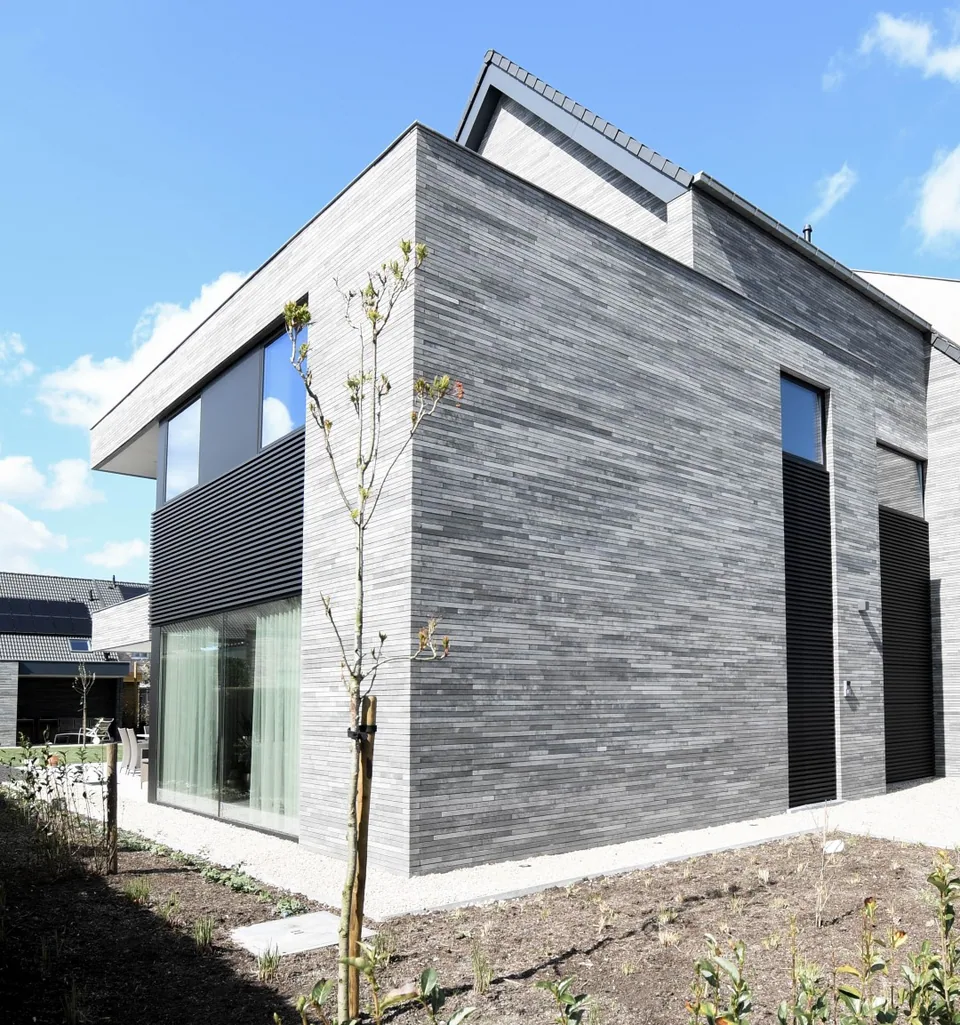 Nieuwbouwwoning half-open in Brugge – J.A.N Plus Architecten
