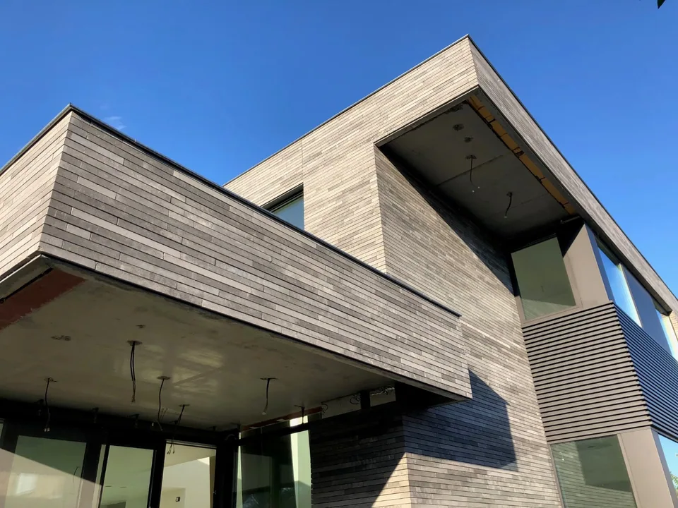 Detail architectuur half-open woning Brugge