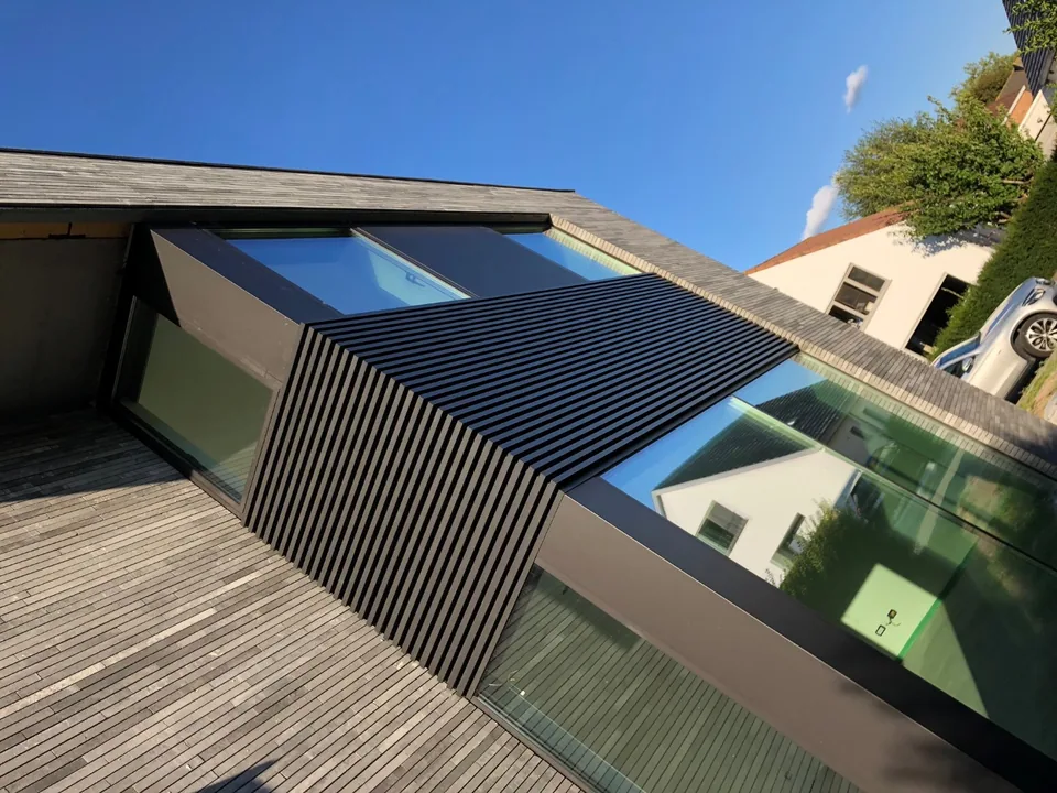 Detail architectuur half-open woning Brugge