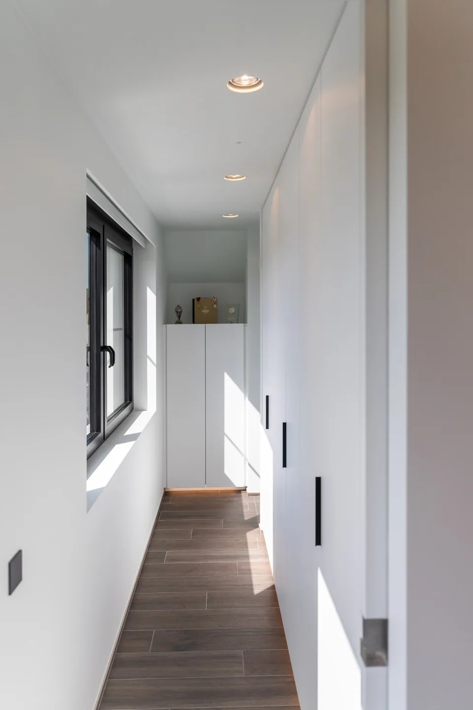 Interieur nieuwbouw woning De Haan met veel licht