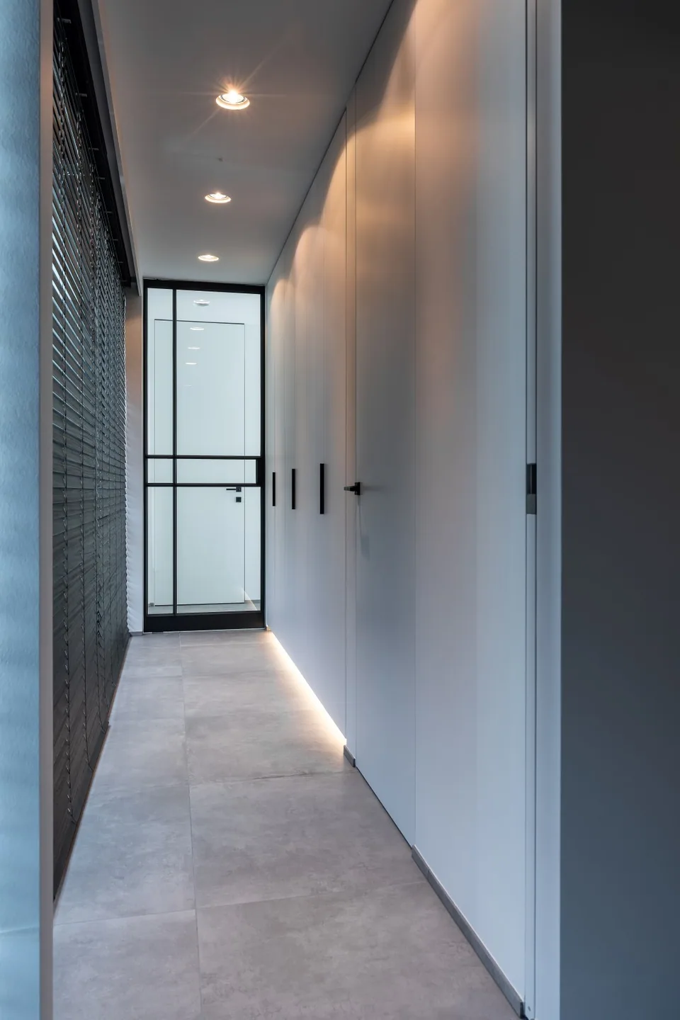 Interieur nieuwbouw woning De Haan met veel licht