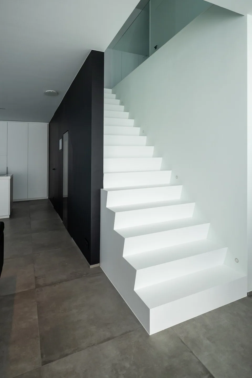 Interieur nieuwbouw woning De Haan met veel licht