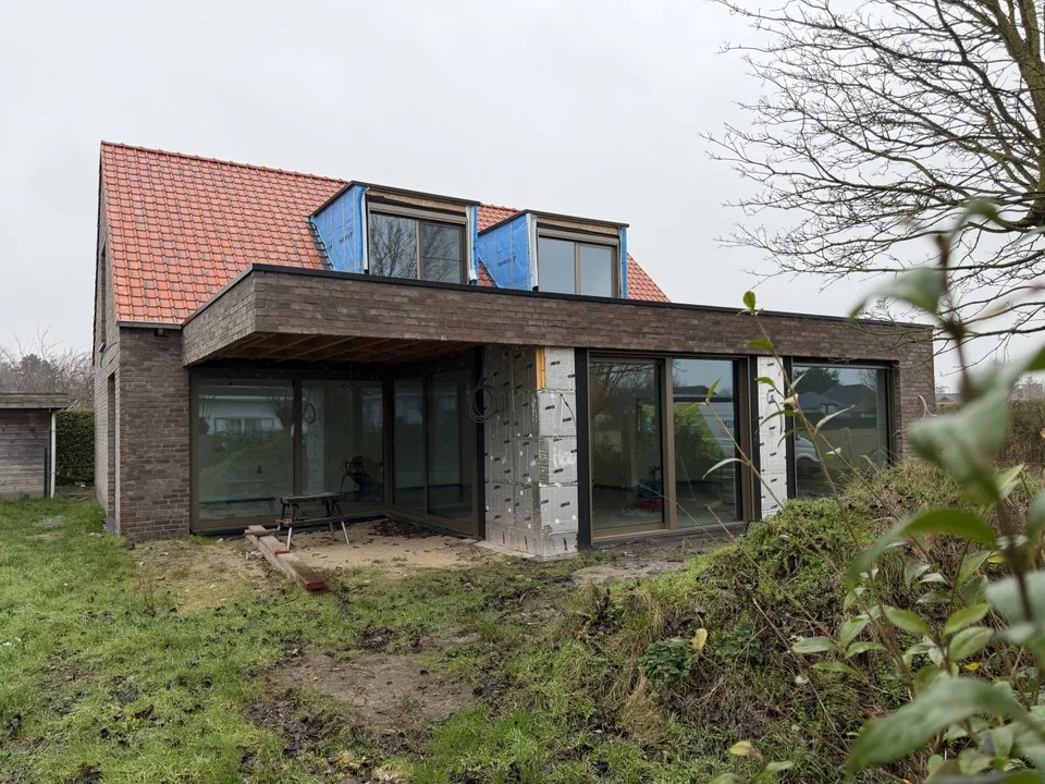 Renovatie woning De Haan met zwembad – J.A.N Plus Architecten
