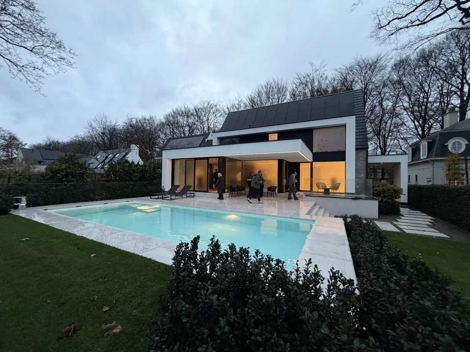 Renovatie woning Brugge Sint-Kruis met tuin en zwembad