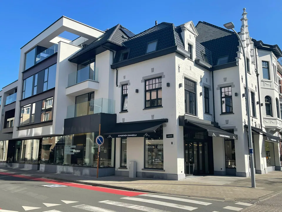 Winkelpand met appartementen Sint-Andries, Brugge
